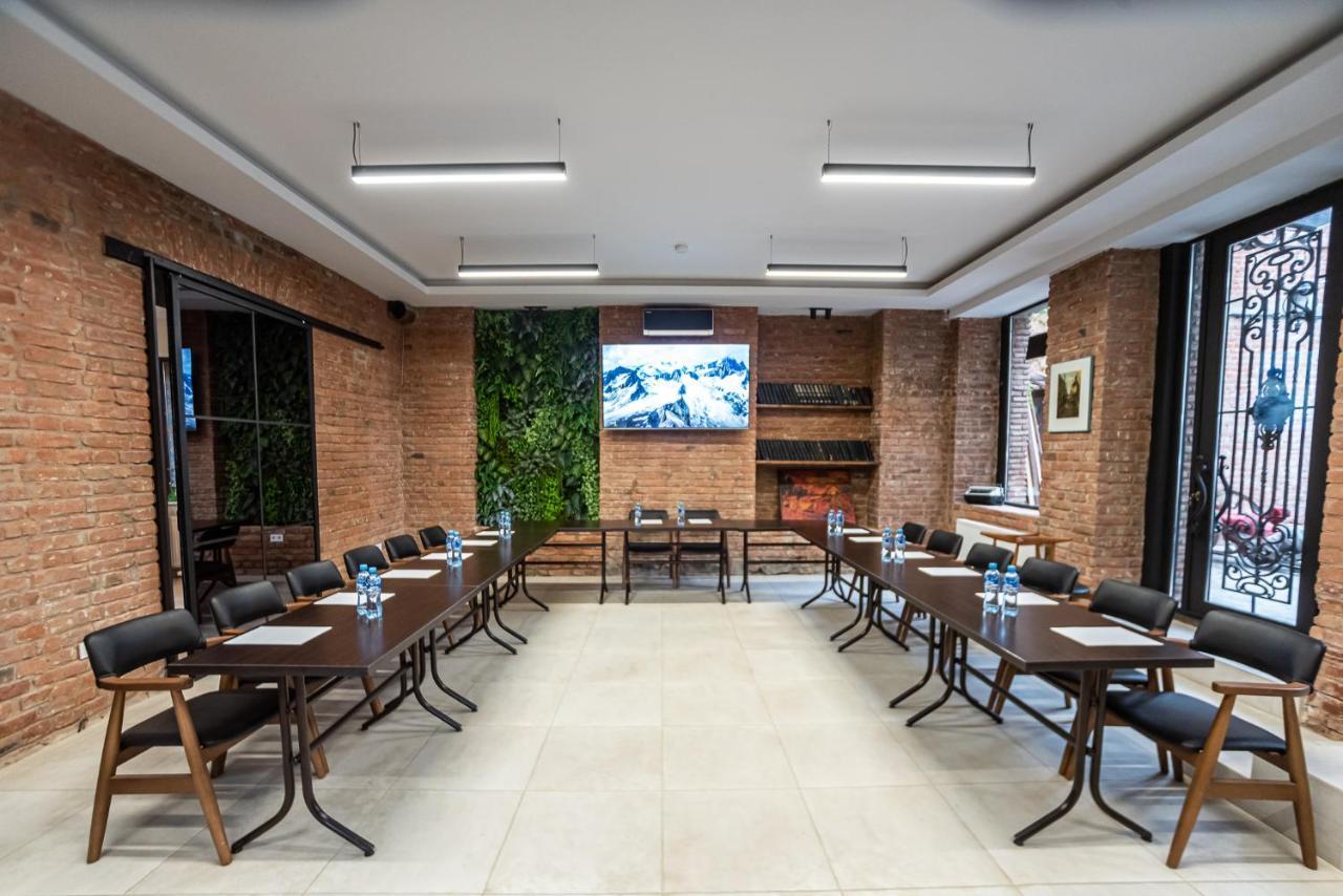 Tiflis Hotel מלון